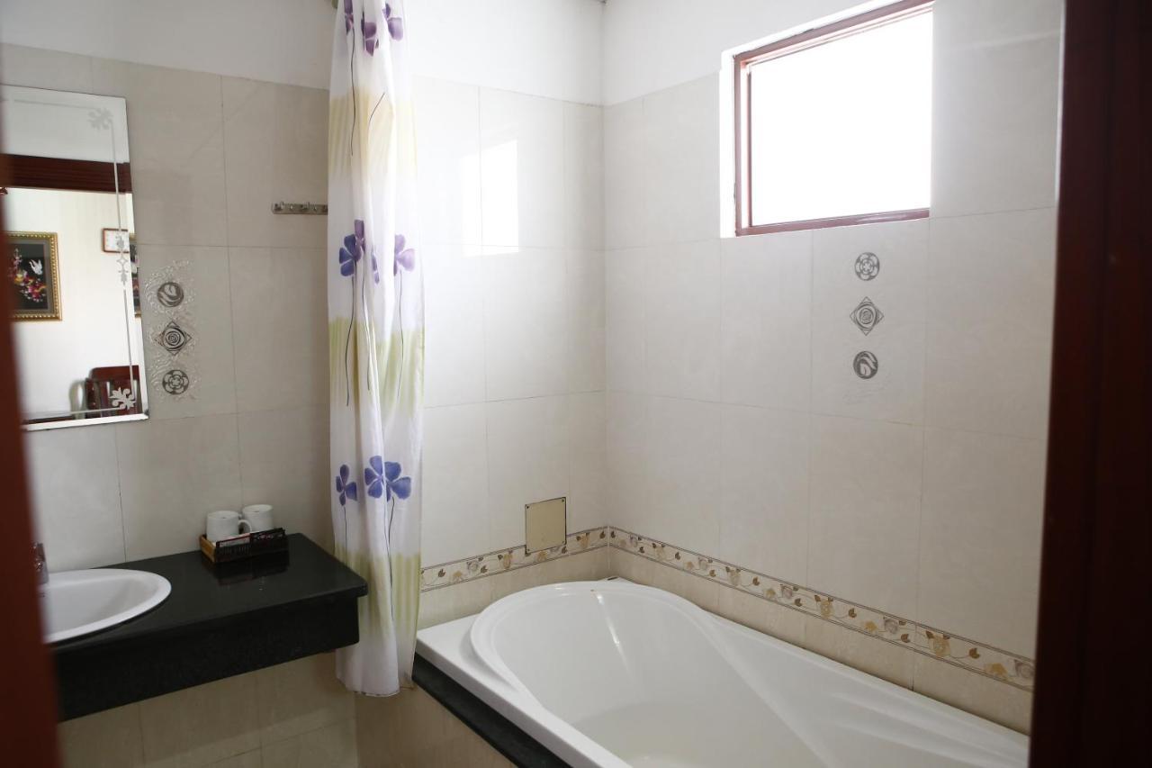 Phu An Hotel Ho Chi Minh City Exterior photo
